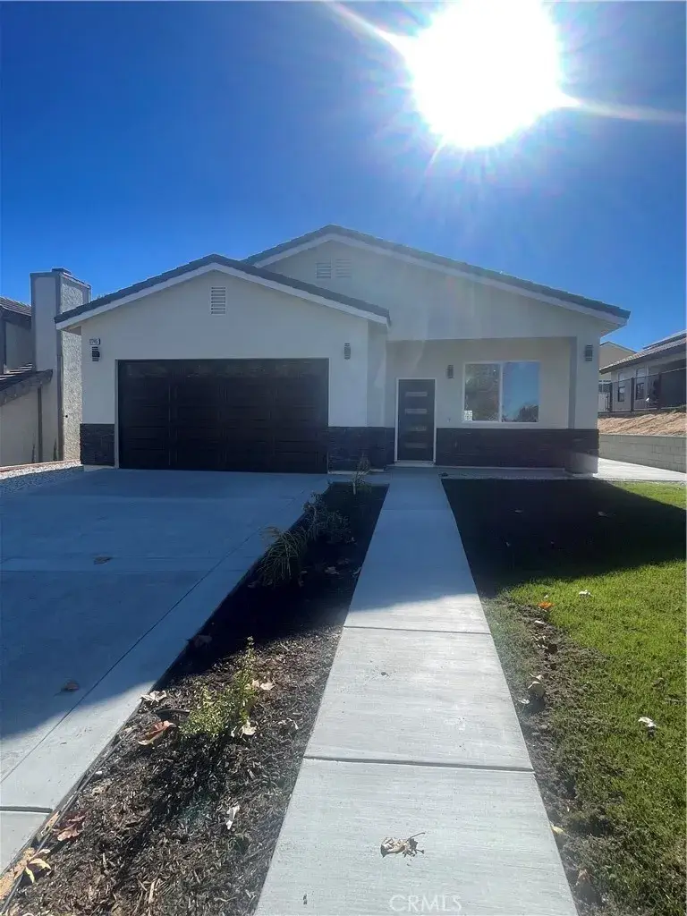 17745 Vista Point, Victorville, CA 92395 - Image #2