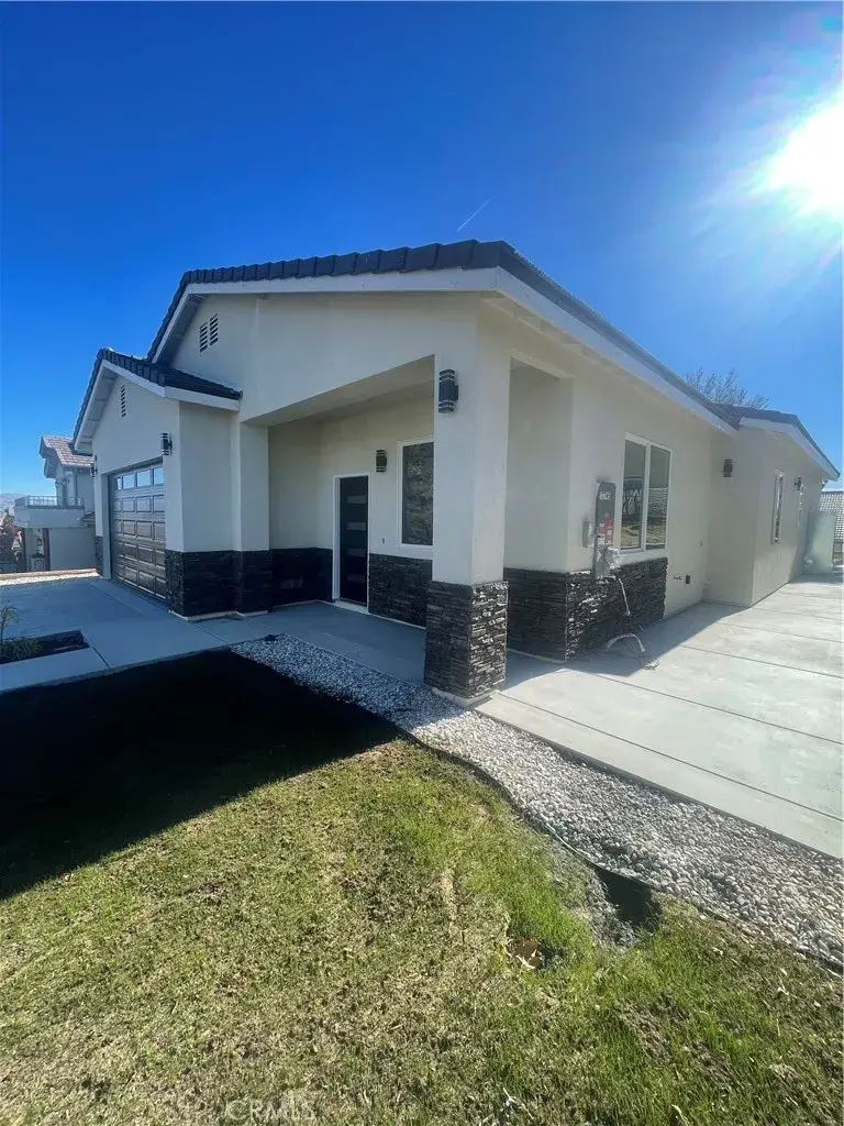 17745 Vista Point, Victorville, CA 92395 - Image #3