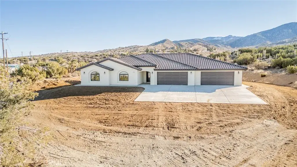 1275 Hollister, Pinon Hills, CA 92372 - Image #1
