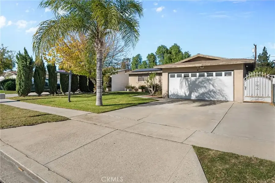 17662 Fontlee Lane, Fontana, CA 92335 - Image #2