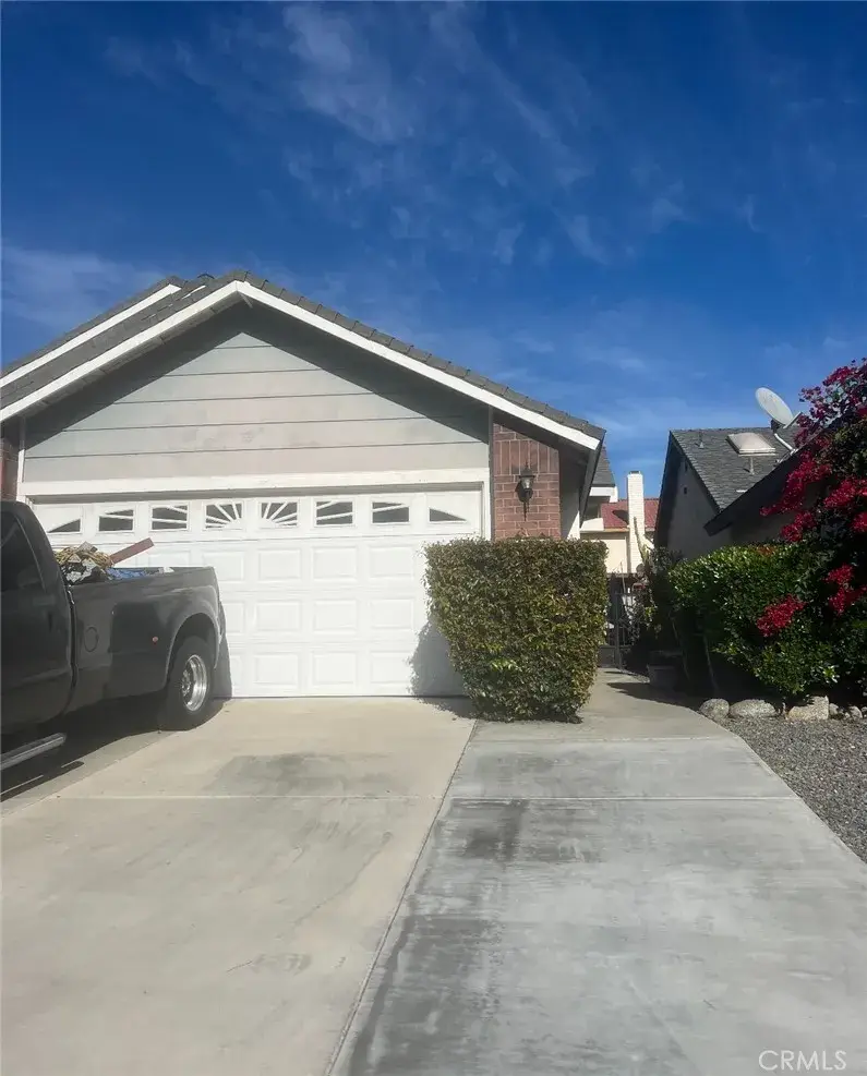 14476 Oak Knoll Court, Fontana, CA 92337 - Image #2