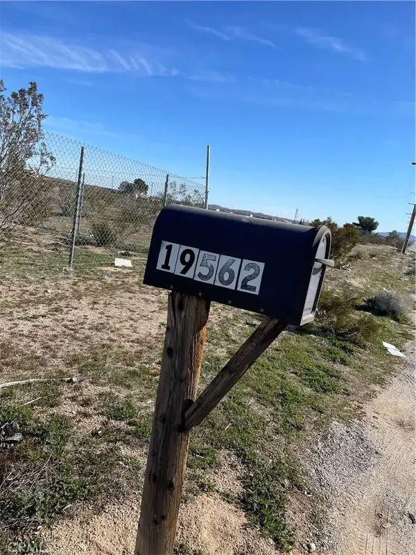 196 Ave G, Lancaster, CA 93535