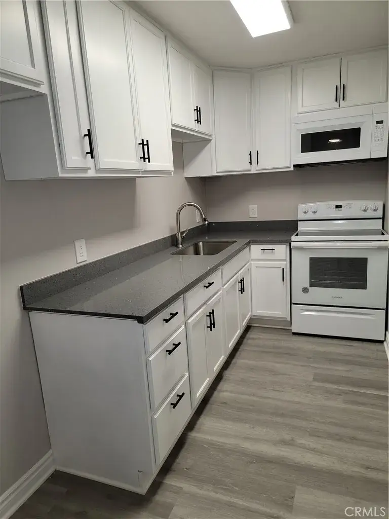 470 N Villa Court #107, Palm Springs, CA 92262 - #3