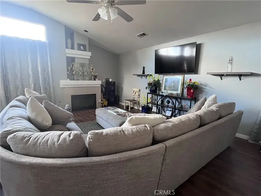 1344 E Parkview Court, Visalia, CA 93292 - #2