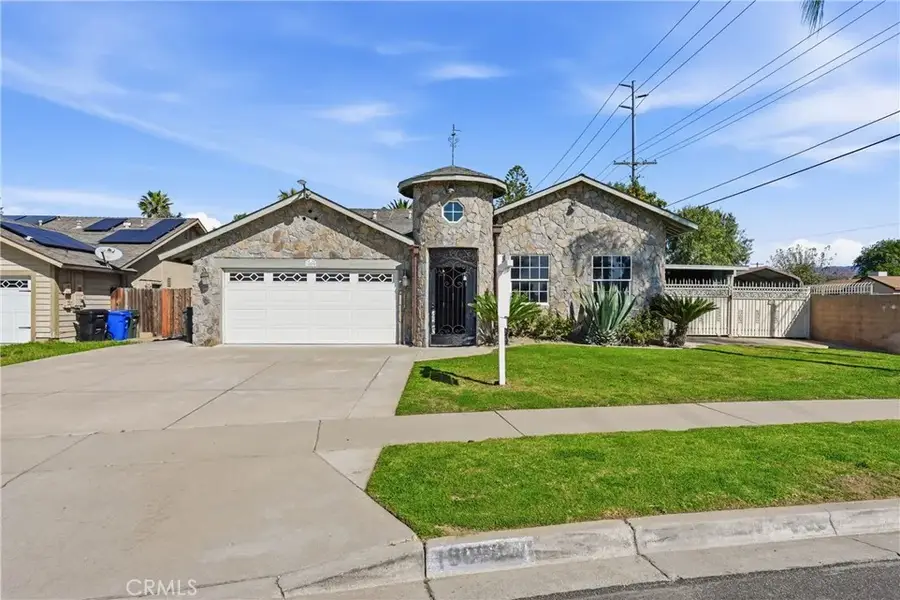 18090 Orange, Fontana, CA 92335 - #2