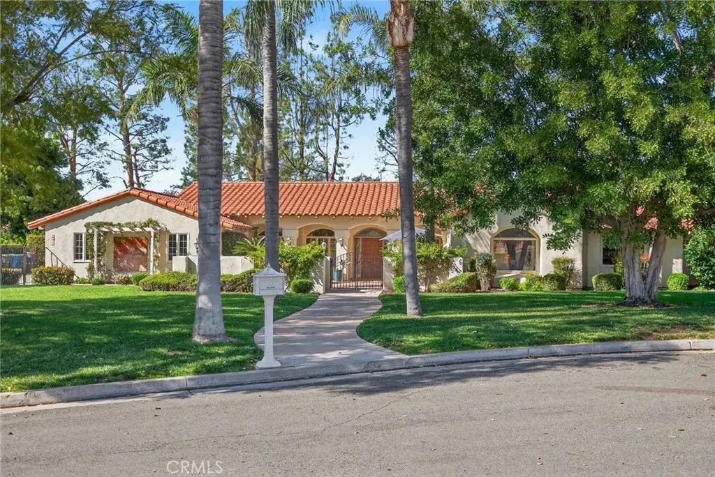 1353 Rimroad, Riverside, CA 92506 - #1