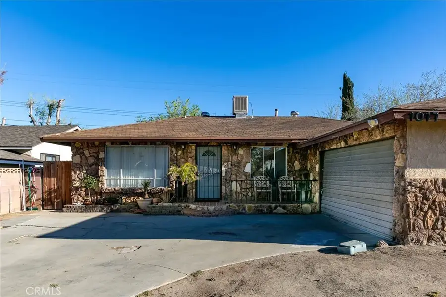 1017 W Avenue H8, Lancaster, CA 93534 - #2