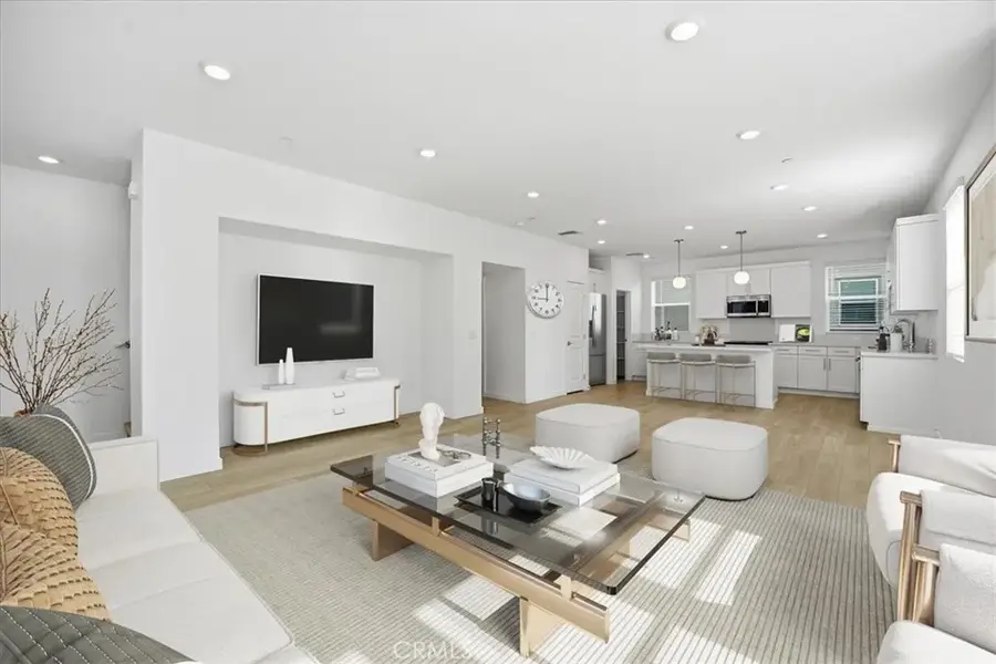 9318 Via Azul, Pico Rivera, CA 90660 - #3