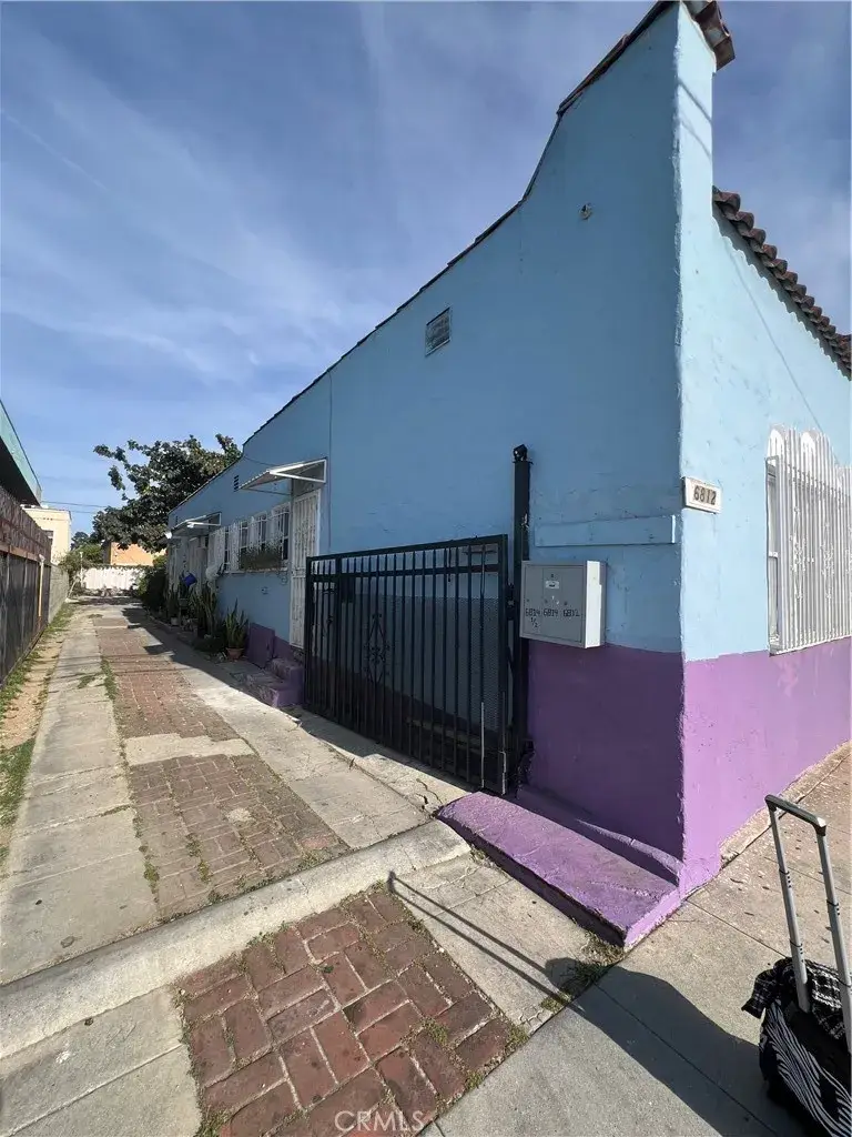 6812 S Hoover, Los Angeles, CA 90044 - #3