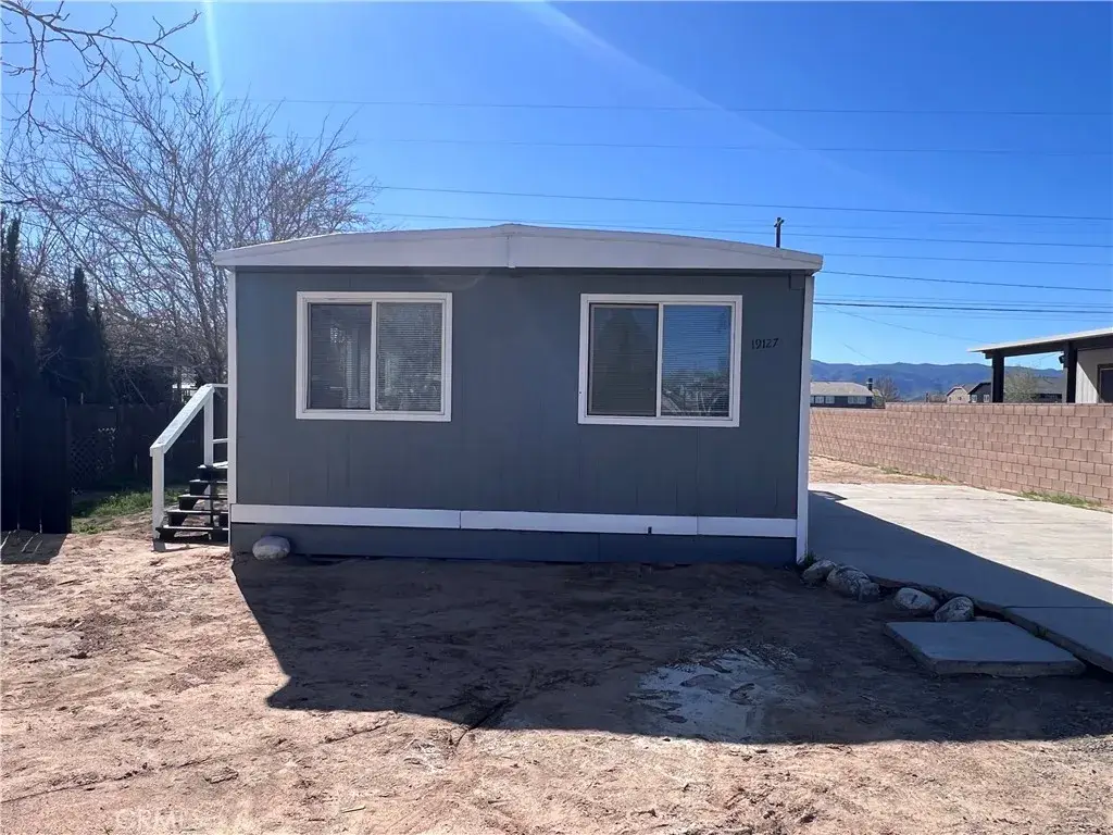 19127 Danbury, Hesperia, CA 92345 - #1