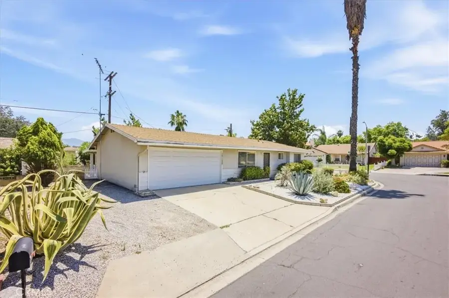 26124 New Chicago, Hemet, CA 92544 - #2