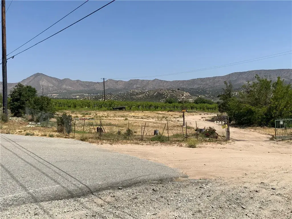 4747 Us Highway 138, Phelan, CA 92371 - #1