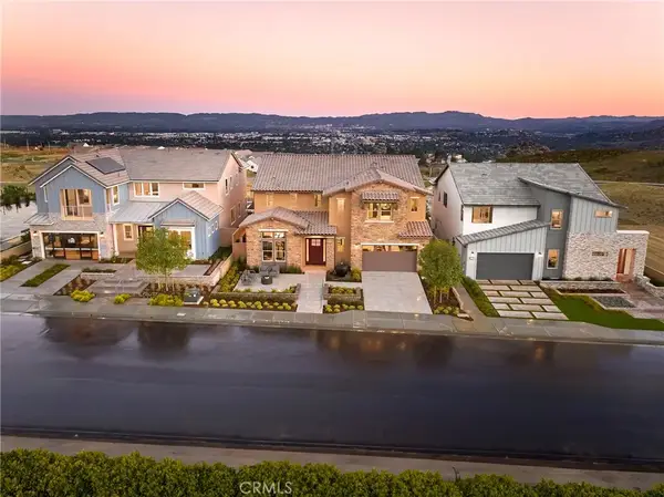 11814 Canoga Avenue, Chatsworth, CA 91311