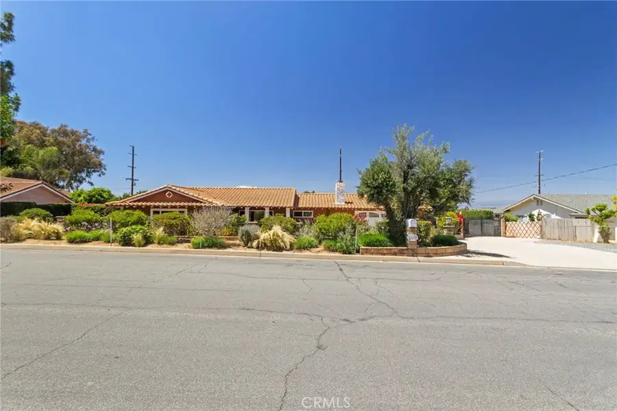 16520 Wagon Wheel Drive, Riverside, CA 92506 - #2
