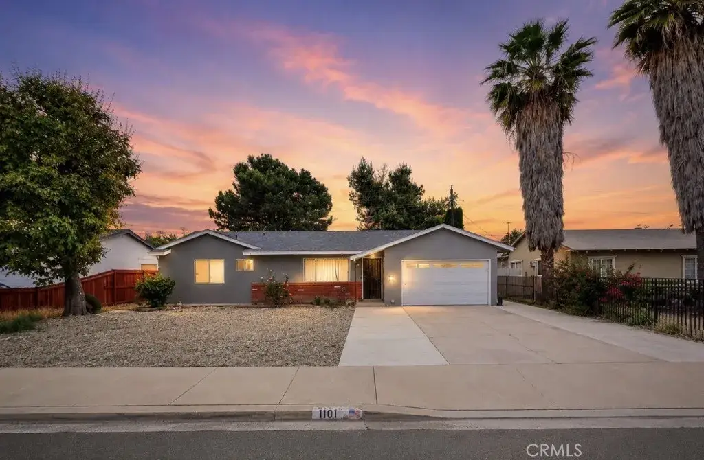 1101 Val Verde, Hemet, CA 92543 - #1