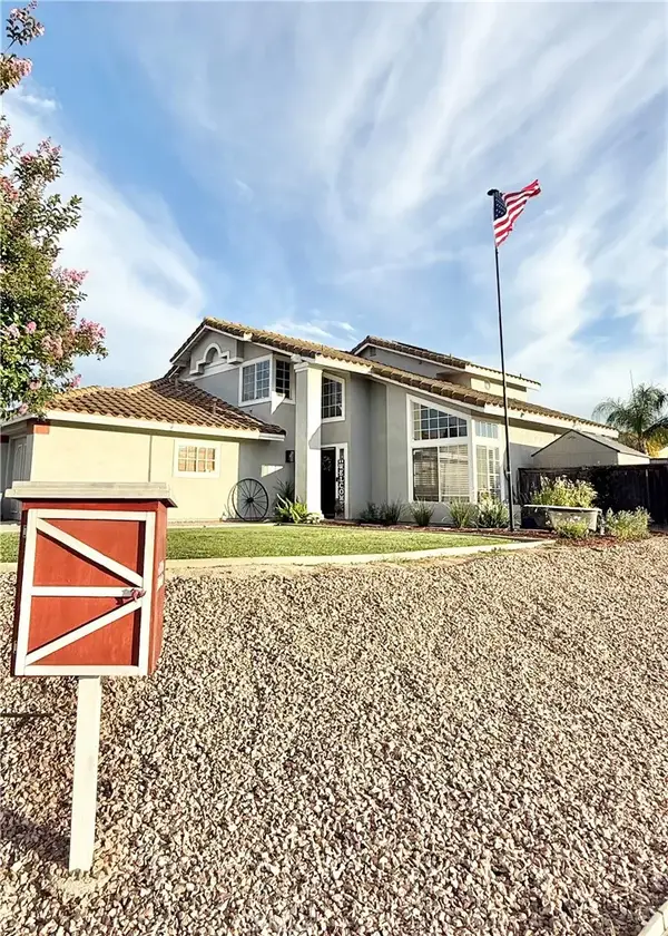 25417 Clover Glen Cir, Murrieta, CA 92563