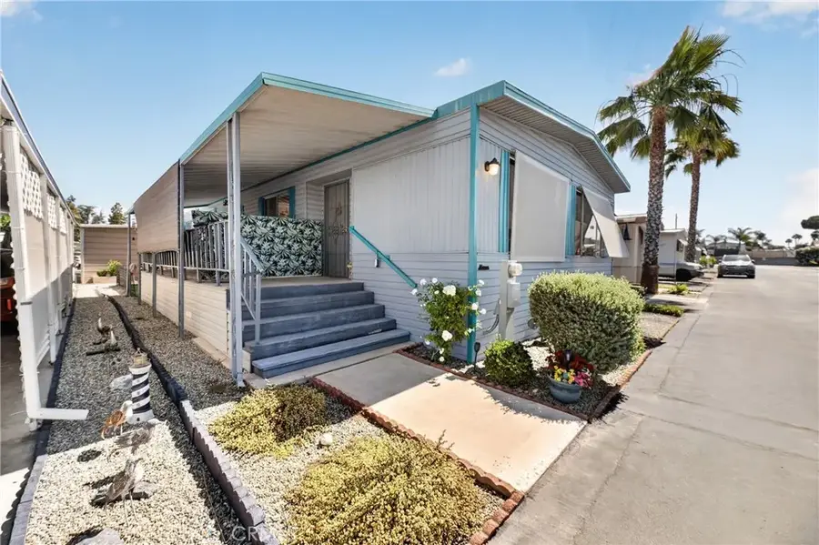 725 W Thornton #136, Hemet, CA 92543 - #3