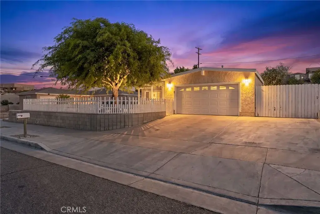 650 E Mountain View, Barstow, CA 92311 - #1