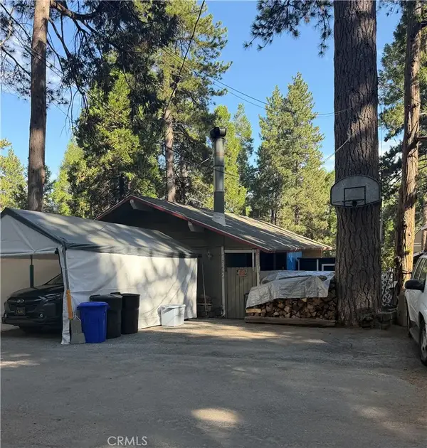31861 Hollow Way, Running Springs, CA 92382