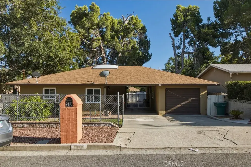 910 W George, Banning, CA 92220 - #1