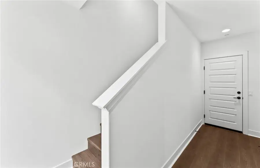 107 Sorrel Court, Burbank, CA 91506 - #2