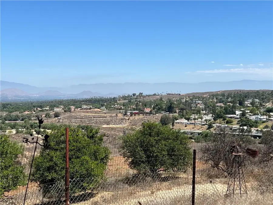 16571 Mockingbird Canyon, Riverside, CA 92504 - #2