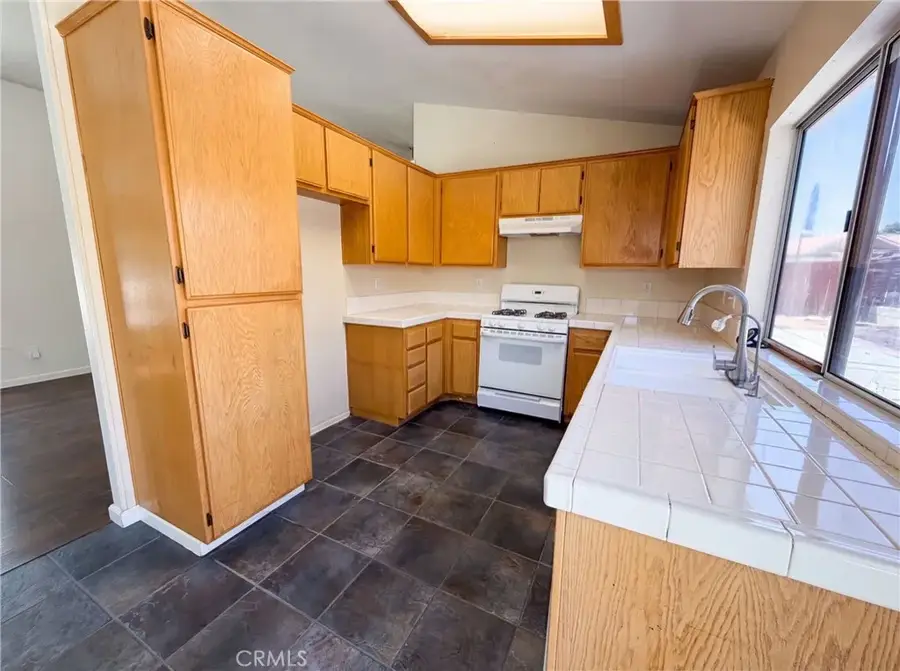 13154 Oberlin, Victorville, CA 92392 - #2