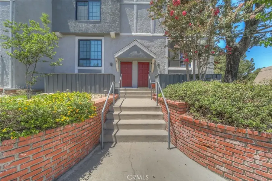 18100 Burbank #14, Tarzana, CA 91356 - #2
