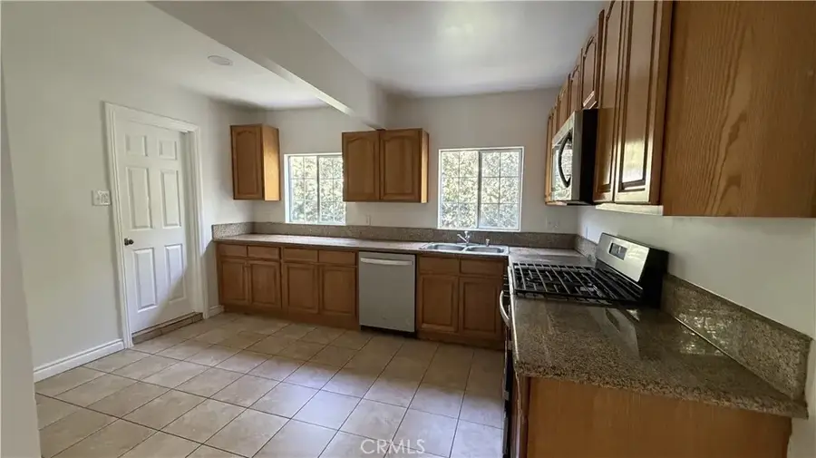 2211 S Sycamore, Los Angeles, CA 90016 - #2