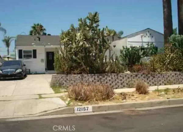 12157 Lull, Los Angeles, CA 91605