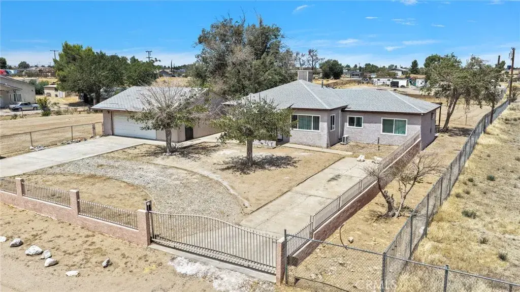 15212 Dos Palmas, Victorville, CA 92392 - #1