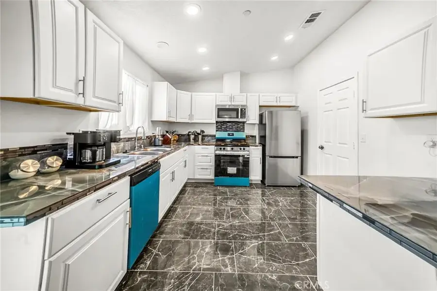 9570 Mescalero, Phelan, CA 92371 - #2