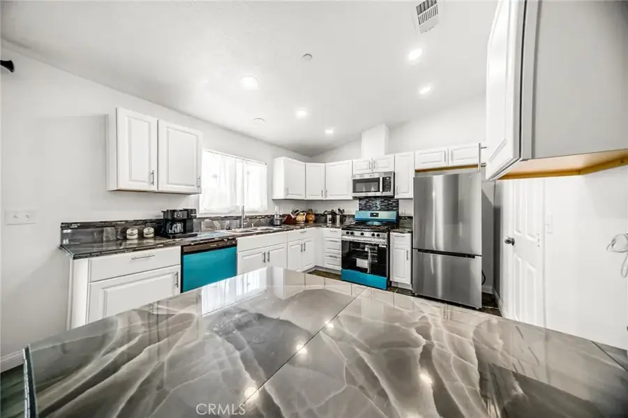 9570 Mescalero, Phelan, CA 92371 - #3