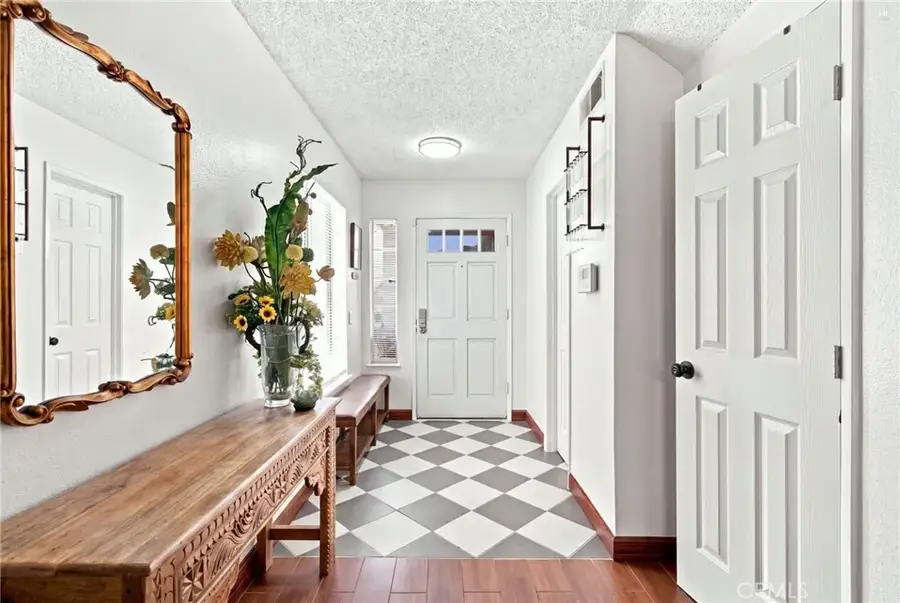 3123 Buffalo, Ontario, CA 91761 - #3
