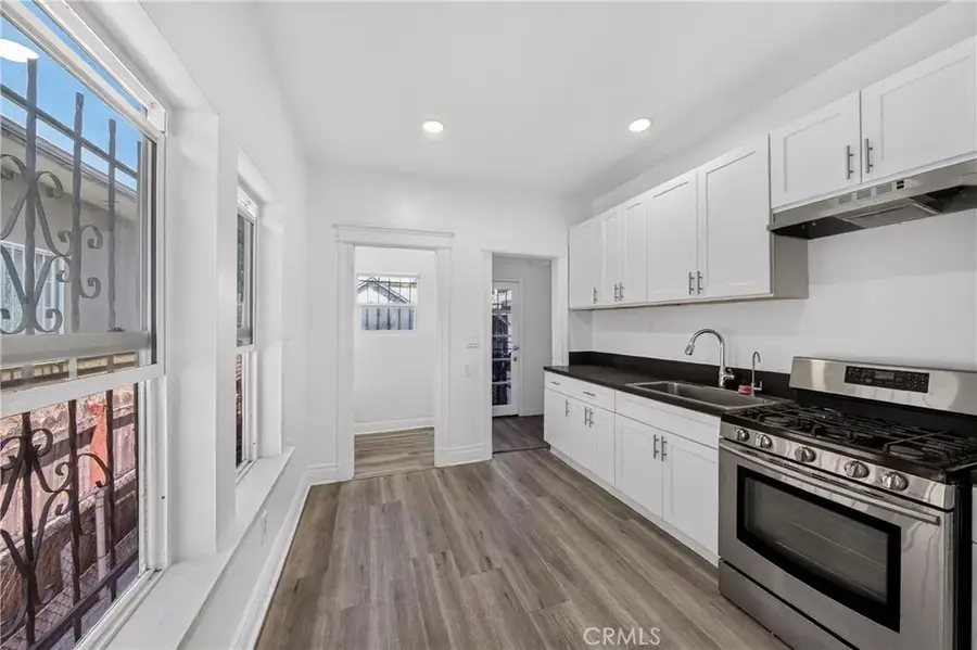 427 E 43rd Street, Los Angeles, CA 90011 - #3