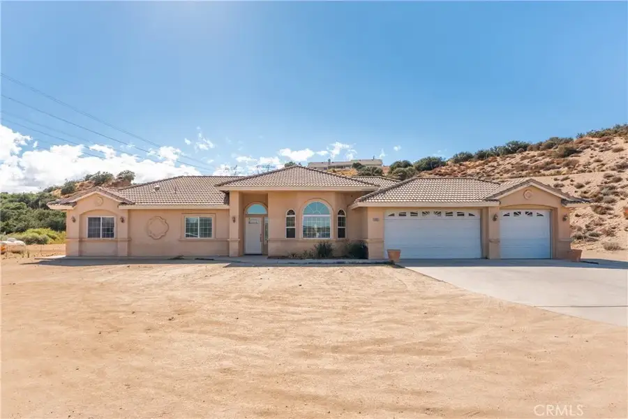 6890 Oak Hill Road, Oak Hills, CA 92344 - #2