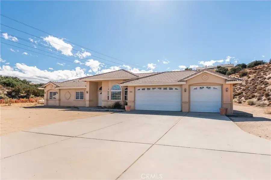 6890 Oak Hill Road, Oak Hills, CA 92344 - #3