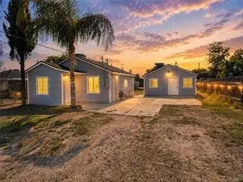 2403 S I, Bakersfield, CA 93304
