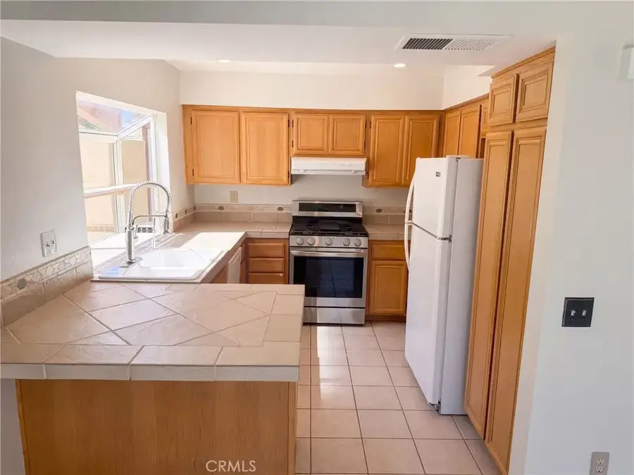 961 Verona, San Jacinto, CA 92583 - #2