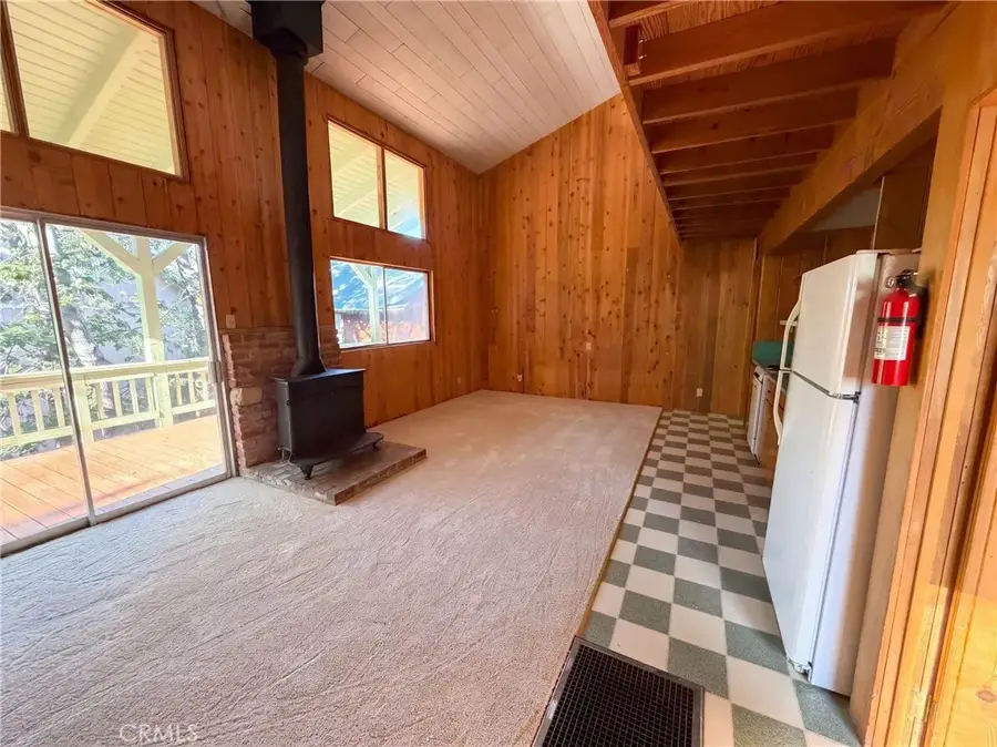 577 Oak Knoll, Green Valley Lake, CA 92341 - #3