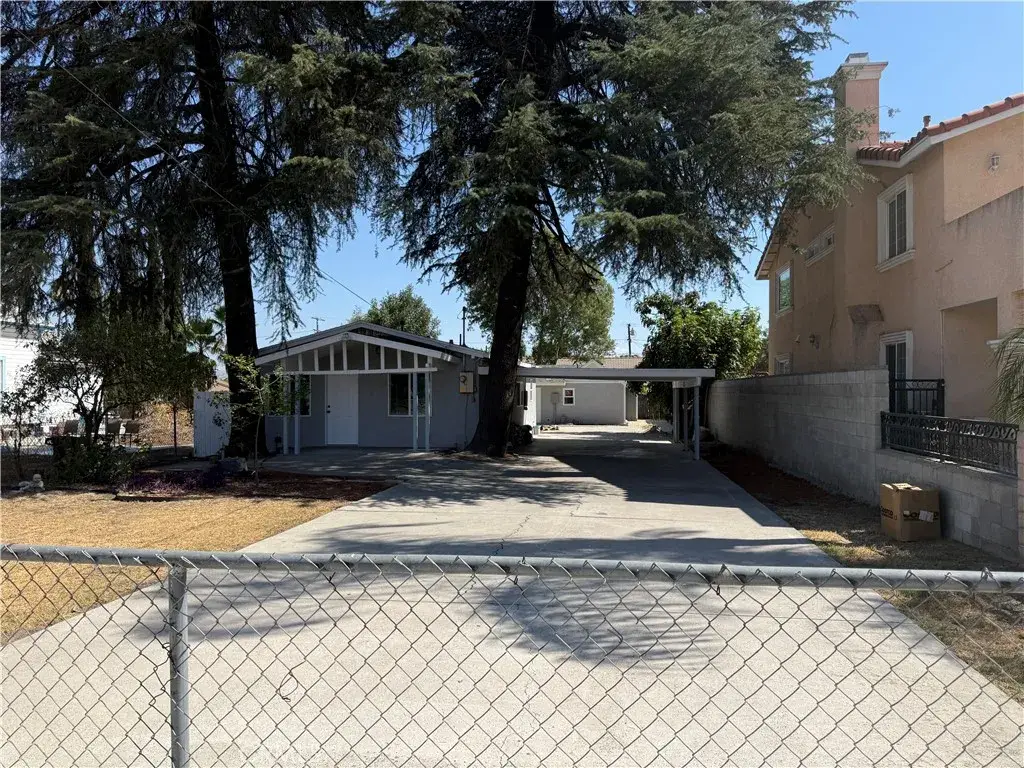 1025 W 11th, San Bernardino, CA 92411 - #1