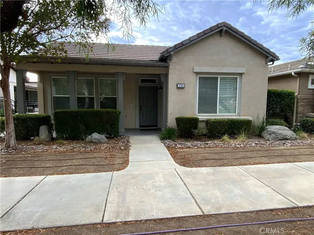 256 Four Seasons, Hemet, CA 92545 - #1