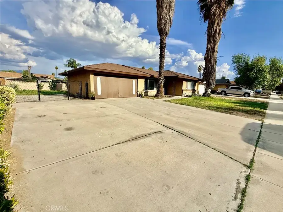 542 N Girard, Hemet, CA 92544 - #3