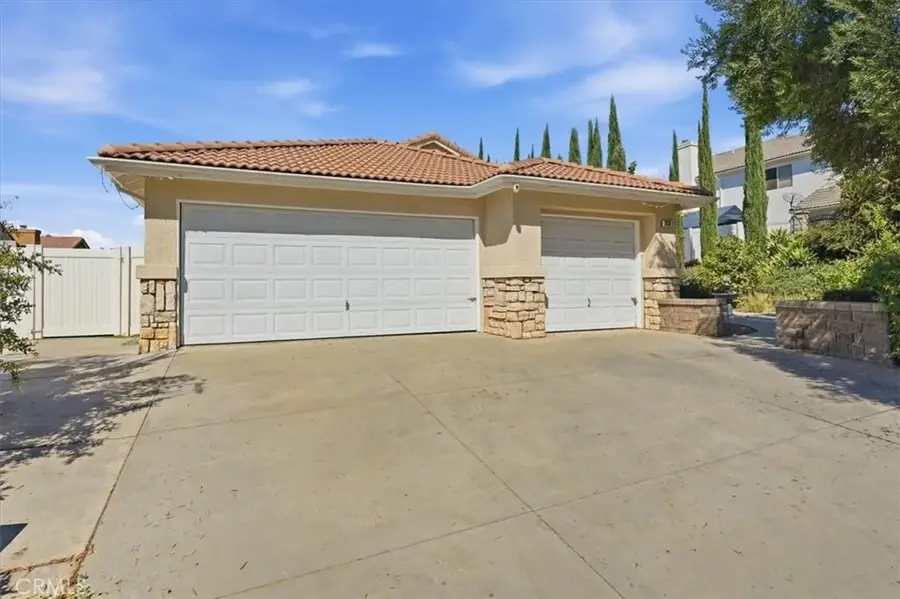 7430 Smokewood Road, Highland, CA 92346 - #2