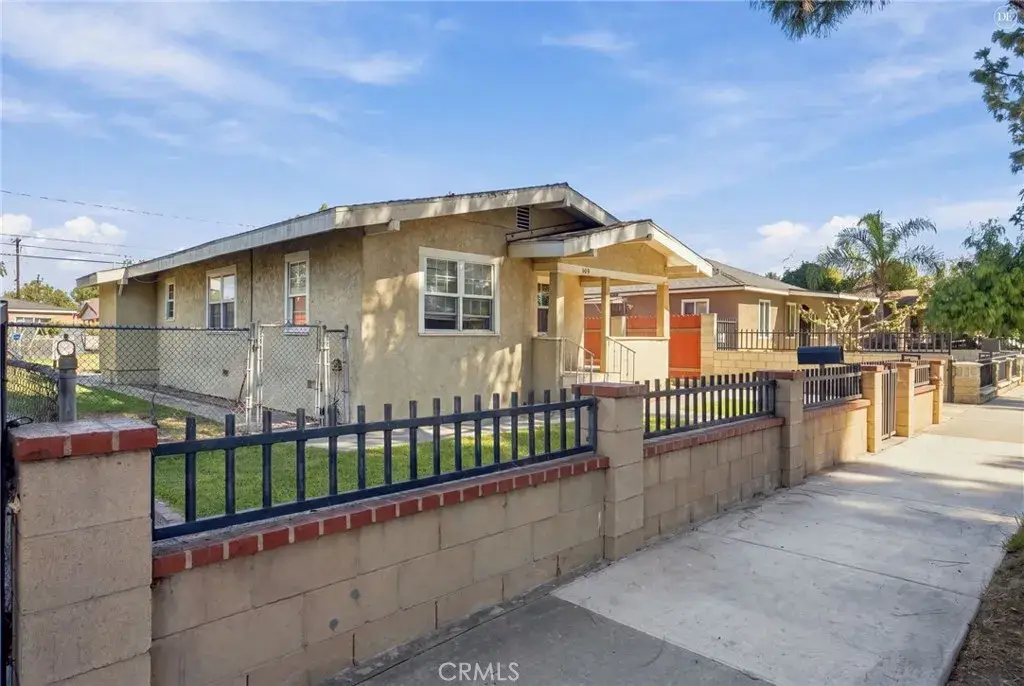 1019 W Pine Street, Santa Ana, CA 92703 - #1