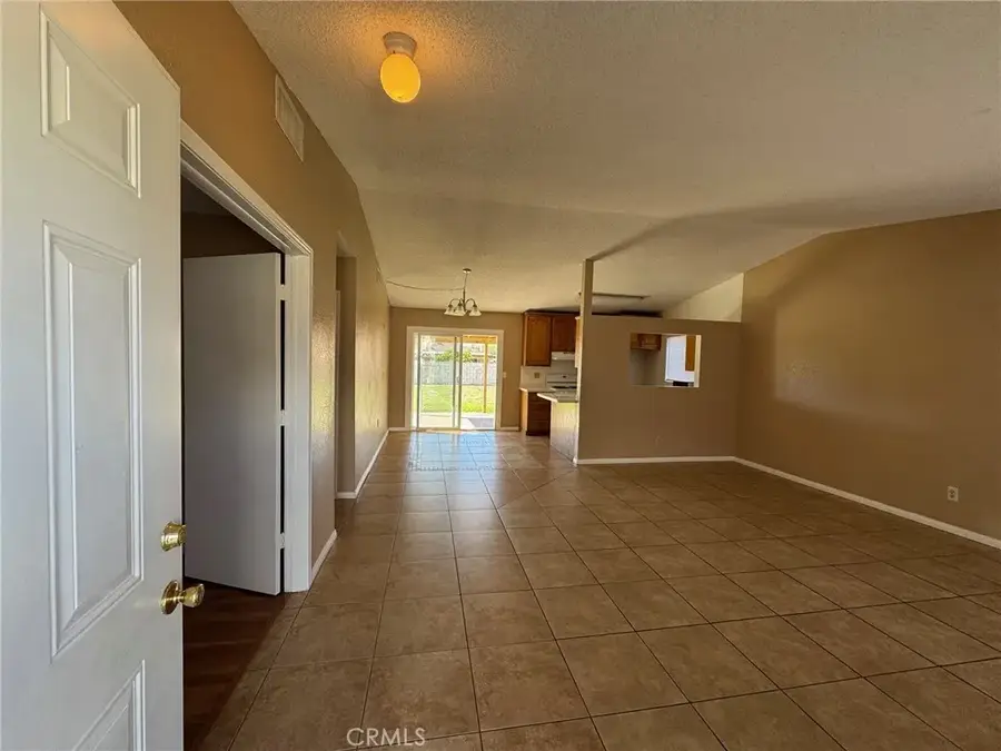 613 S Buena Vista Street, Hemet, CA 92543 - #3