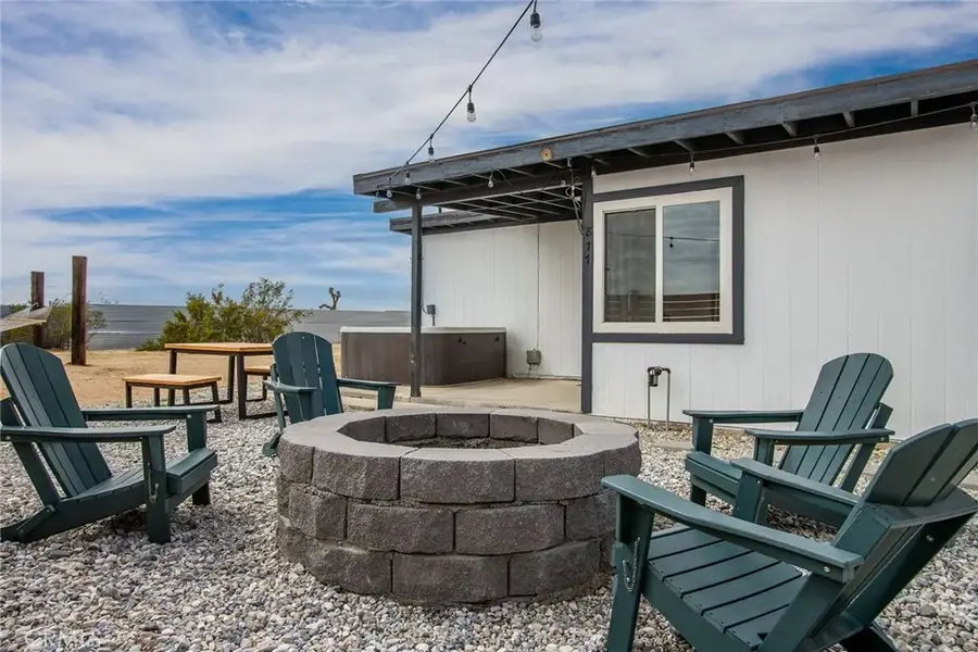 877 Phillips Road, Landers, CA 92285 - Image #2