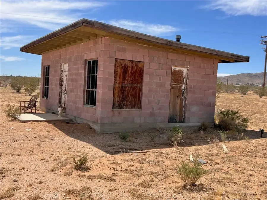 56172 Cone Blvd, Landers, CA 92285 - Image #2
