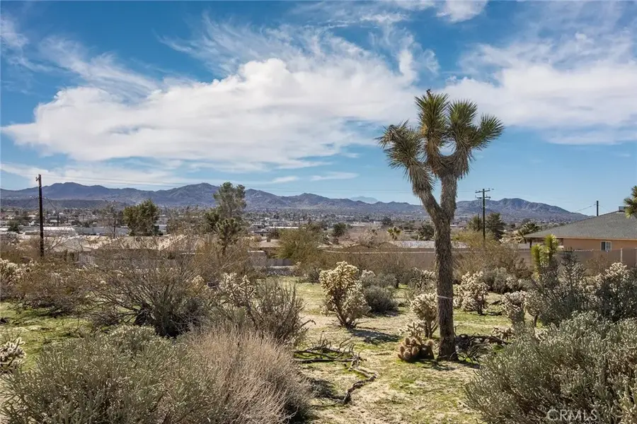 57495 Warren, Yucca Valley, CA 92284 - Image #2