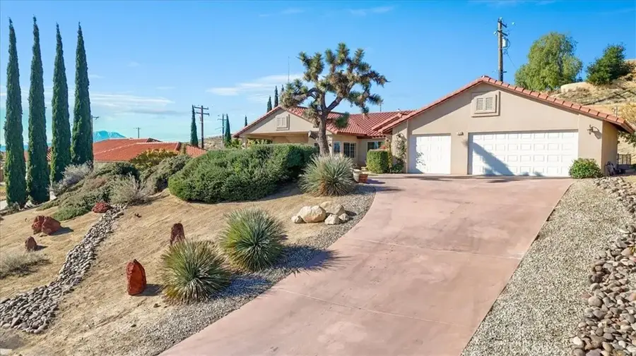 7636 Shafter, Yucca Valley, CA 92284 - #2